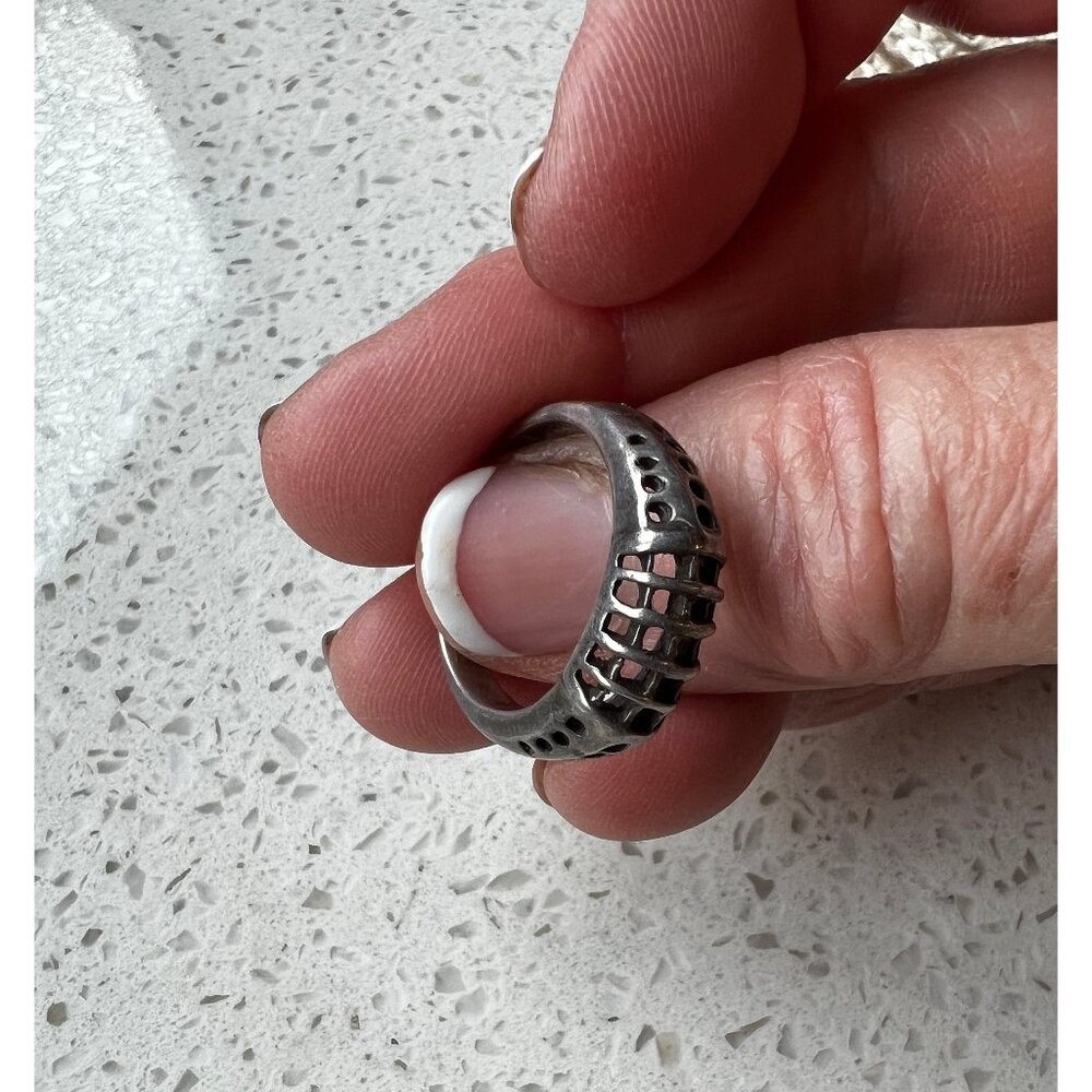 Silver Size 8 Signed MD Silver Marked 925 Ring Cage Work